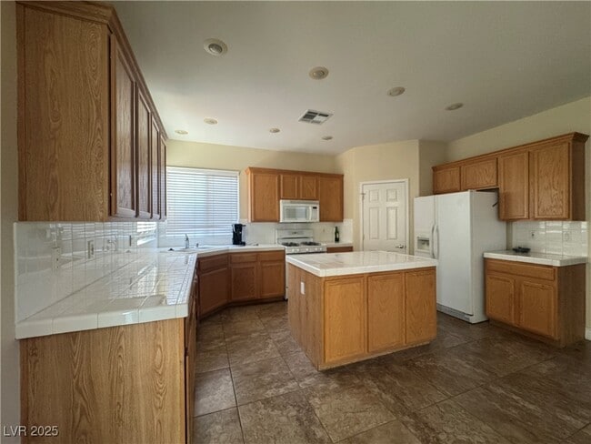 9963 Burton Lake Ct in Las Vegas, NV - Foto de edificio - Building Photo