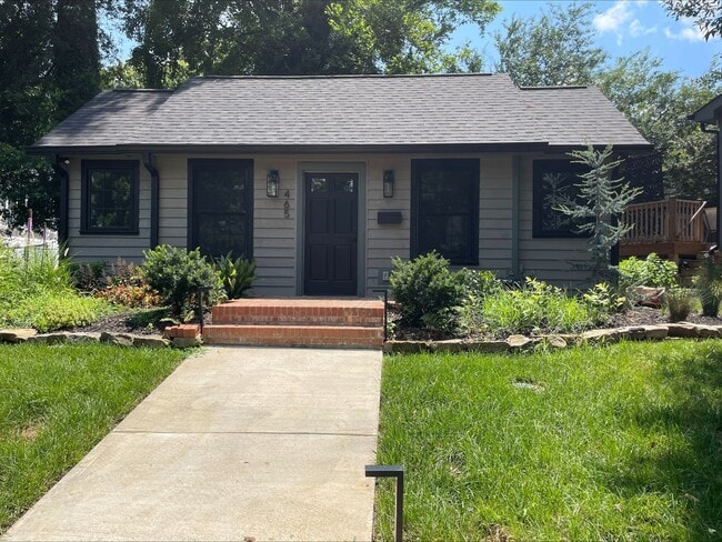 property at 465 W Worthington Ave