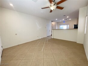 6082 Alameda Padre Ave in Las Vegas, NV - Building Photo - Building Photo