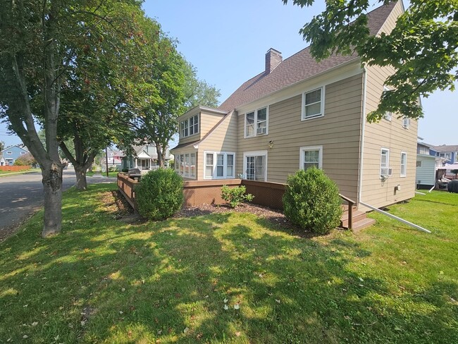 465 Beecher St in Elmira, NY - Building Photo - Building Photo