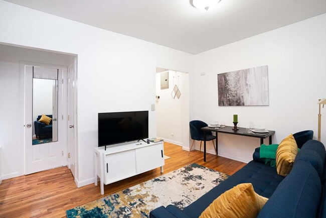 317 E 75th St in New York, NY - Foto de edificio - Building Photo