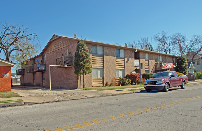 Fiesta II in Tulsa, OK - Foto de edificio - Building Photo