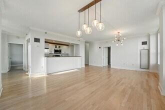 1025 Maxwell Ln in Hoboken, NJ - Building Photo - Building Photo