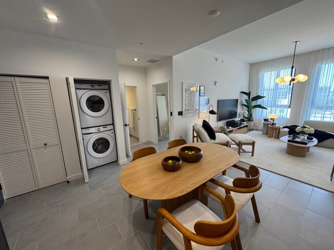 51 NW 20th St, Unit A1 in Miami, FL - Foto de edificio - Building Photo