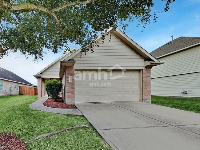 property at 5911 Brenwood Trails Ln