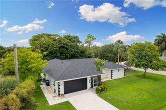 404 Anchor Way in North Fort Myers, FL - Building Photo - Building Photo