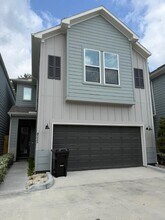 8111 Esther Acres Ln in Houston, TX - Building Photo - Building Photo