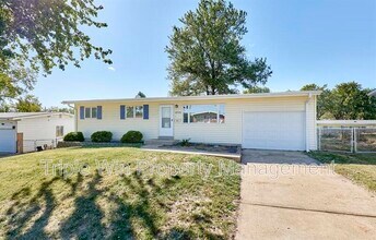2770 Dove Dr in Florissant, MO - Building Photo - Building Photo