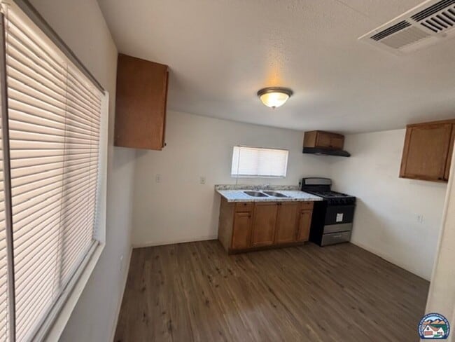 113 Roosevelt St in Calexico, CA - Building Photo - Building Photo