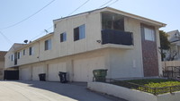 325 W 9th St in San Pedro, CA - Foto de edificio - Building Photo