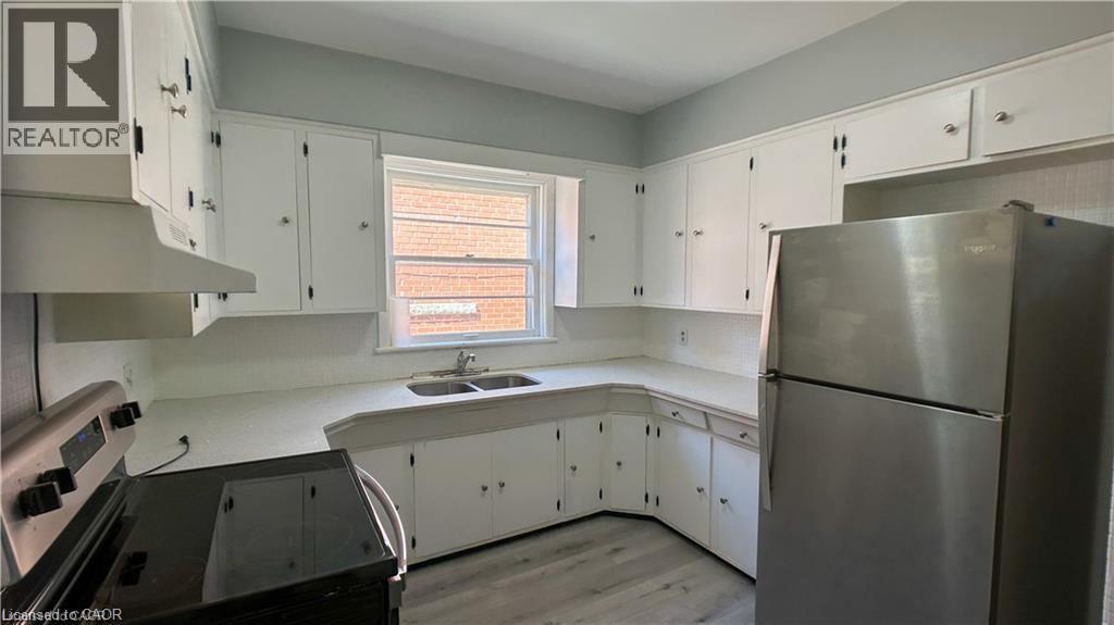 336 Queenston Rd in Hamilton, ON - Building Photo