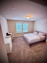 105 Violet Vine Ln in Oviedo, FL - Foto de edificio - Building Photo