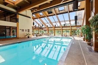 3920 Mystic Valley Pkwy, Unit 517 in Medford, MA - Foto de edificio - Building Photo