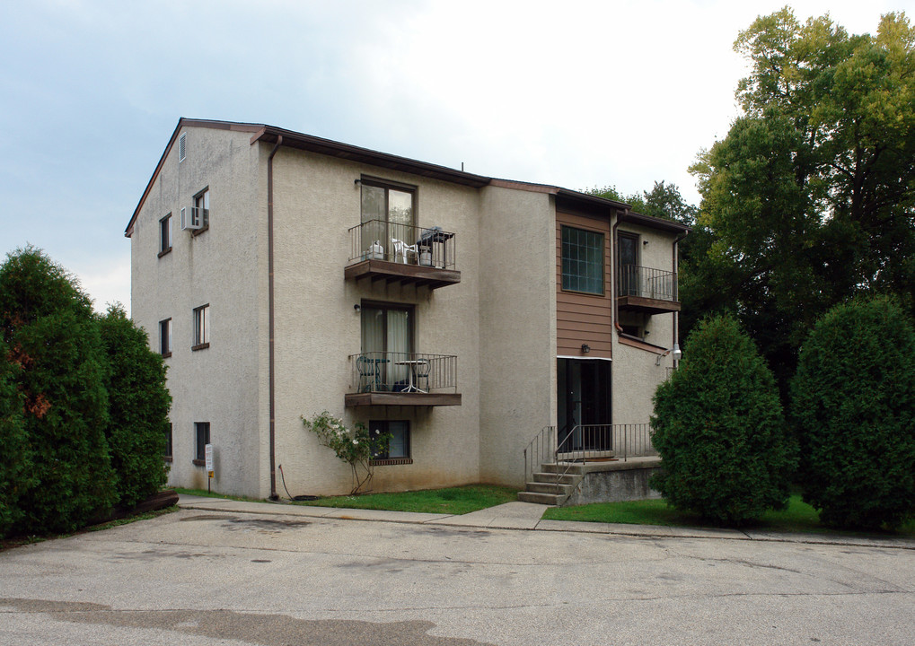 SWEDELAND ARMS APARTMENTS in King of Prussia, PA - Foto de edificio