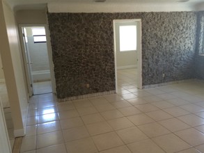 2850 NW 4th Ct in Pompano Beach, FL - Foto de edificio - Building Photo