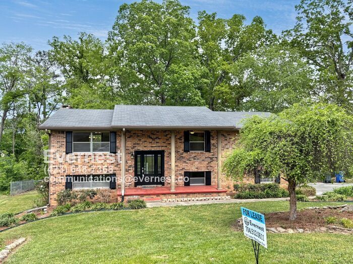 2107 Crown Ct Ln in Chattanooga, TN - Building Photo
