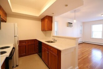 30 Upland Rd in Cambridge, MA - Building Photo - Building Photo