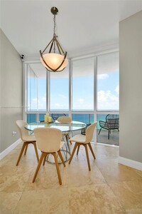 18201 Collins Ave, Unit #4009A in Sunny Isles Beach, FL - Foto de edificio - Building Photo