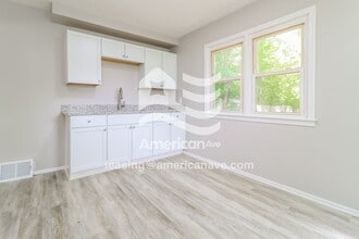8486 Heyden in Detroit, MI - Foto de edificio - Building Photo