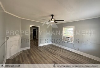 1103 Fayette St in Vicksburg, MS - Building Photo - Building Photo