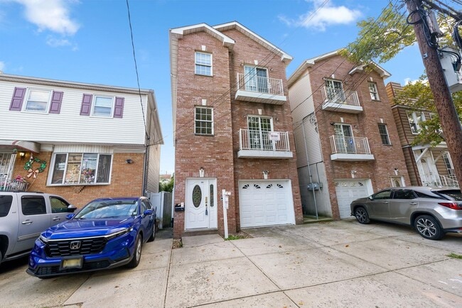 261 Lexington Ave in Jersey City, NJ - Building Photo - Building Photo