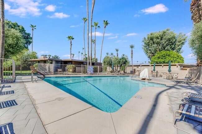 42320 Baracoa Dr, Unit 21 in Bermuda Dunes, CA - Foto de edificio - Building Photo
