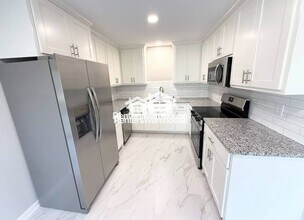 7101 W 69th St in Overland Park, KS - Building Photo - Building Photo