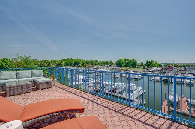 property at 18 Shady Glen Ct