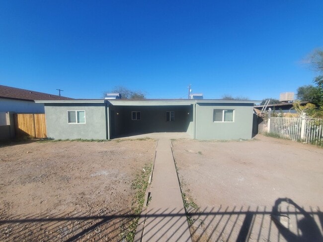 property at 3216 W Madison St