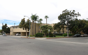 301 N Cedar St in Glendale, CA - Building Photo - Building Photo