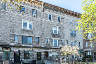 696 Eastern Pky in Brooklyn, NY - Building Photo - Building Photo