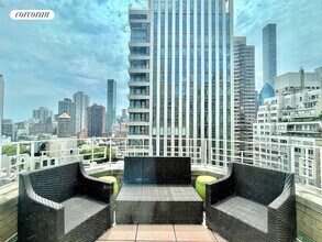 205 E 63rd St in New York, NY - Building Photo - Building Photo