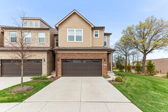 1675 Addison Cir in Commerce Township, MI - Building Photo - Building Photo