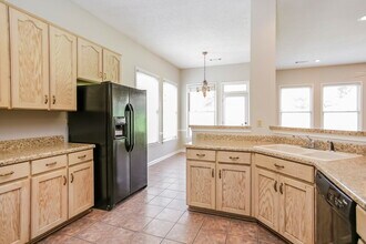 8818 Lybrook Cove E in Memphis, TN - Foto de edificio - Building Photo