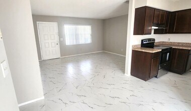 140 Harness Ln in Kissimmee, FL - Foto de edificio - Building Photo