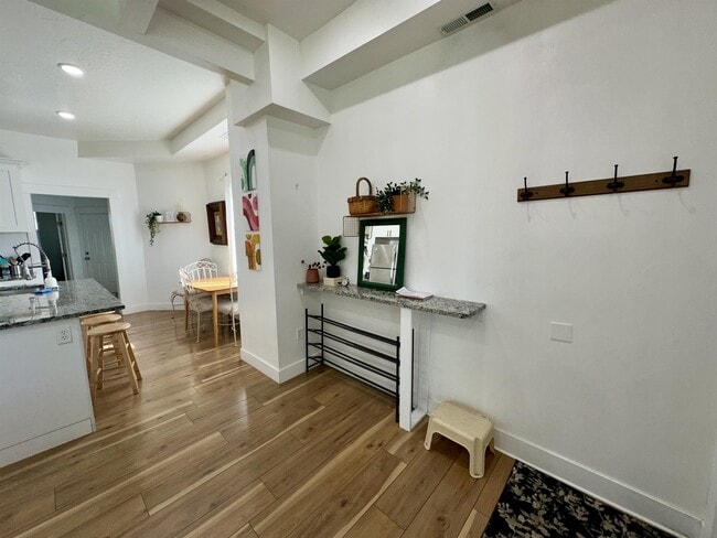 566 W 300 N in Salt Lake City, UT - Building Photo - Building Photo