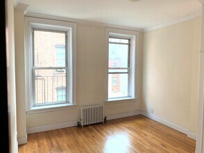 137 W 82 St in New York, NY - Building Photo - Building Photo
