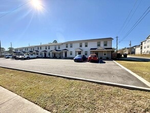 Magnolia on Melody Townhomes in Valdosta, GA - Foto de edificio - Building Photo