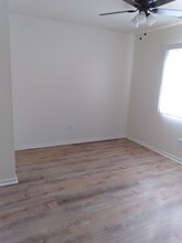 1868 N Main St in Royal Oak, MI - Foto de edificio - Building Photo