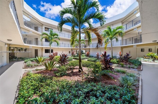 8005 SW 107th Ave in Miami, FL - Building Photo - Building Photo
