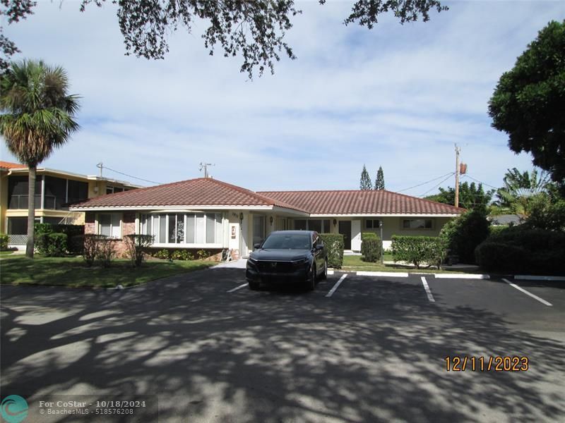 1911 NE 27th Ct in Lighthouse Point, FL - Foto de edificio