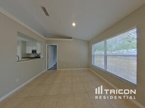 12008 Woodglen Cir in Clermont, FL - Building Photo - Building Photo