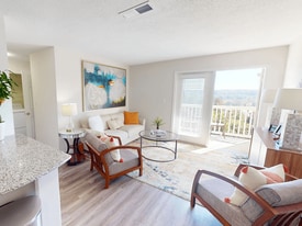 Union at Cooper Hill in Birmingham, AL - Building Photo