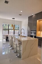 9909 W 32nd Ln in Hialeah, FL - Building Photo - Building Photo