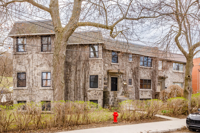 2900 Lacombe Av in Montréal, QC - Building Photo - Primary Photo