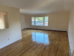 9052 Borkel Pl, Unit second floor in Queens Village, NY - Building Photo - Building Photo