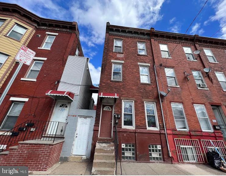 741 Jackson St Photo