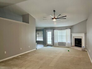 9866 Parker Lake Cir in Navarre, FL - Building Photo - Building Photo