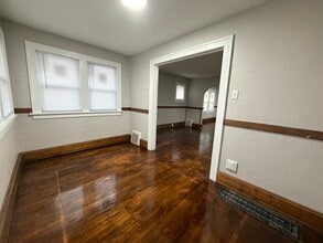 317 E Irvington Ave in South Bend, IN - Foto de edificio - Building Photo