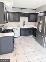 46582 Broadspear Terrace in Sterling, VA - Building Photo